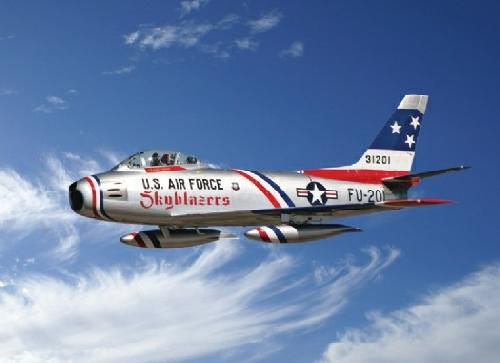 Italeri 2684 - 1/48 F-86F Sabre Jet Skyblazers