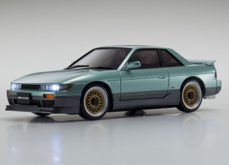 Kyosho 32134GT - NISSAN SILVIA K\'s (S13) with Aero kit Lime Green Two-tone with LED MA-020 Sports Readyset
