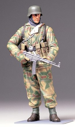 Tamiya 36304 - 1/16 WWII German Infantryman