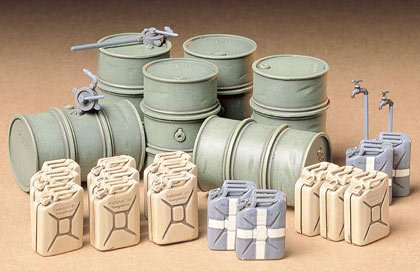 Tamiya 35186 - 1/35 German Fuel Drum Set WWII