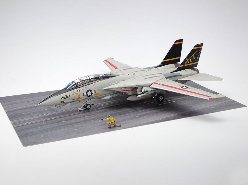 Tamiya 61122 - 1/48 Grumman F-14A Tomcat Carrier Launch Set