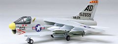 Tamiya 61607 - 1/100 Scale L.T.V. A-7A Corsair II