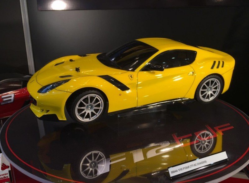 Tamiya 58644 TT-02 110 Ferrari F12 TdF 2016 special of