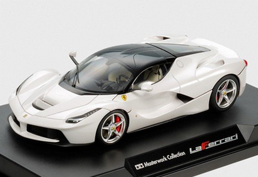 Tamiya 21142 - 1/24 LaFerrari White Finished Model